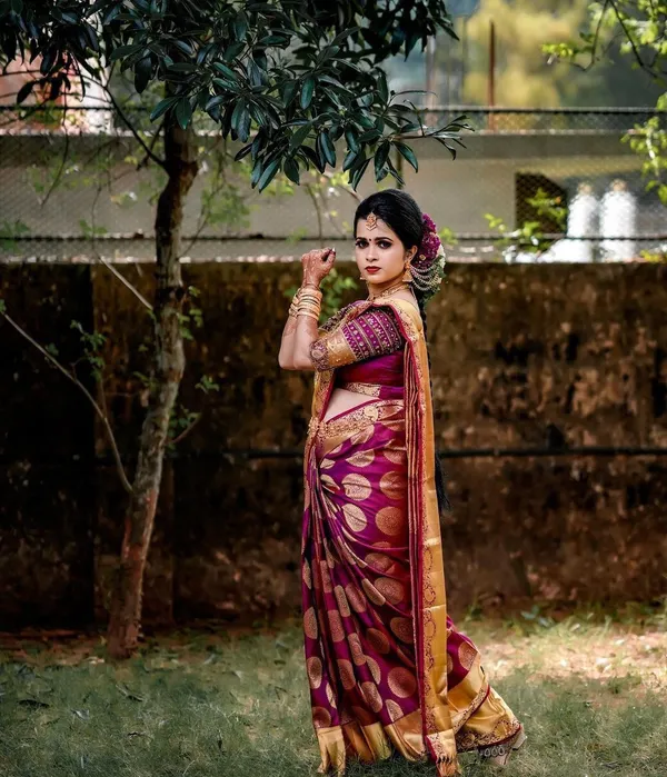 Maroon_Woven_Kanjivaram_Silk_Saree_with_Saree_Cover